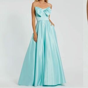 NWOT MAC DUGGAL Aqua Blue Strapless A-Line Large Accent Bow Ballgown Sz 12